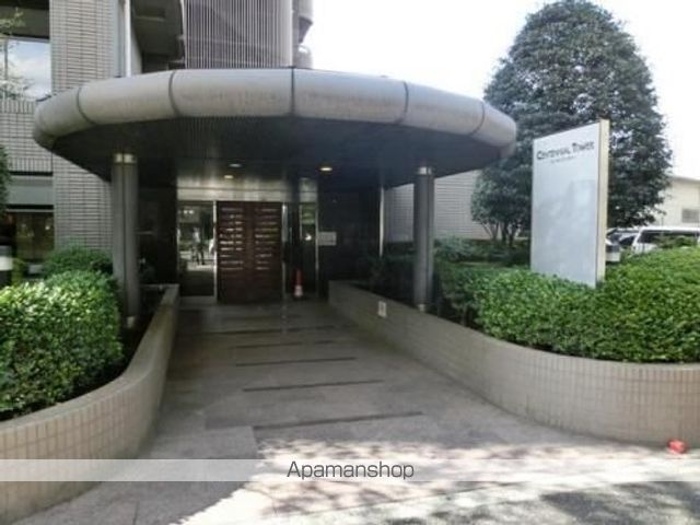 センテニアルタワーの玄関写真