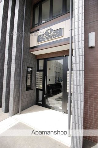 モンレーヴ元町の玄関写真