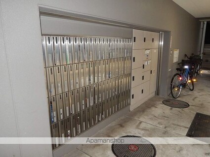 ライブコート泉[1K/24.37m2]の内装1