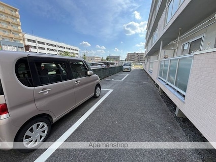 滋賀県守山市勝部１丁目[2LDK/51.3m2]の駐車場