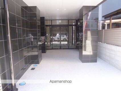 滋賀県長浜市元浜町[1R/31.36m2]のエントランス