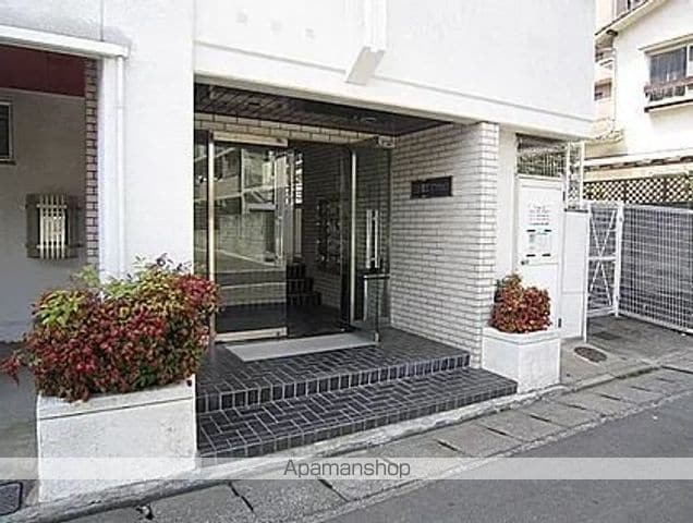 三愛荒江マンションの玄関写真