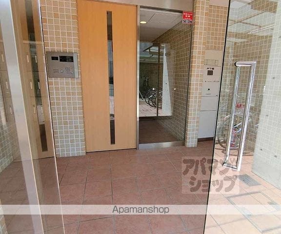 ソーシア西院の玄関写真