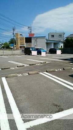 メゾン　ドゥ　ボヌールＣ[2DK/44.7m2]の駐車場2