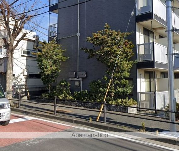 レオパレス伊勢吉の玄関写真
