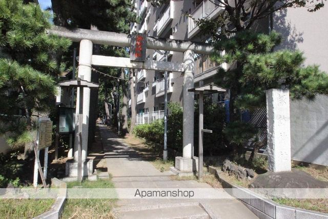 クリスタルコートの周辺写真