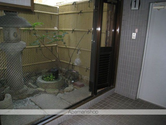 アポロビルの玄関写真