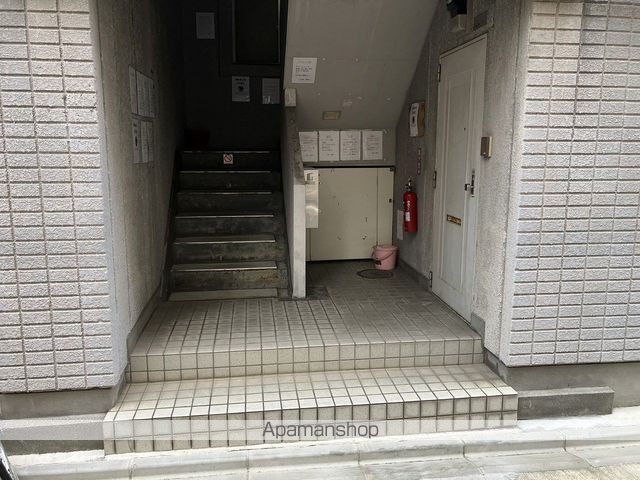 鶴田マンションの玄関写真