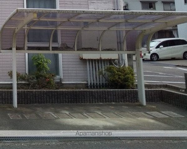 レオパレスPANTHEONの玄関写真