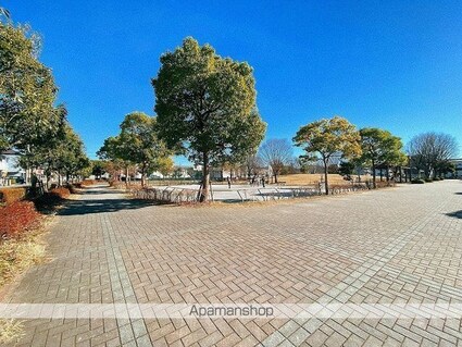 埼玉県吉川市中野[2DK/45m2]の周辺2