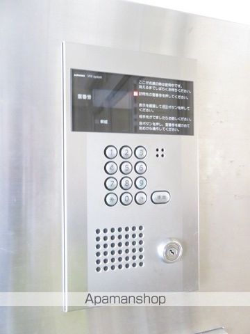 エストメンツ中央の玄関写真