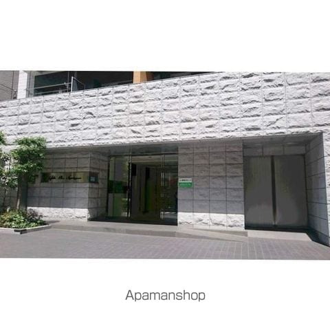 ガーラプレイス新宿御苑の外観写真