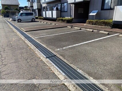 セジュール新横江[2DK/55.2m2]の駐車場