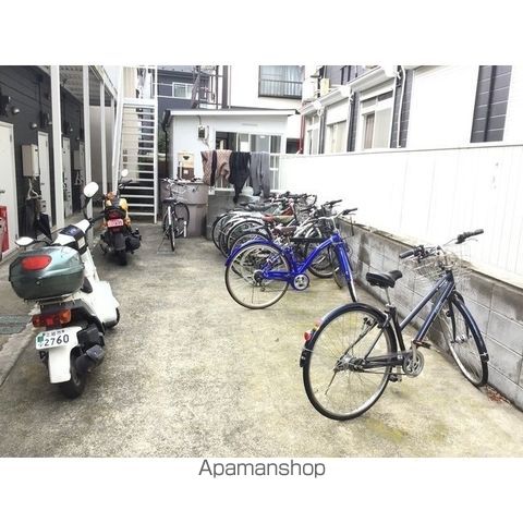 リモード本厚木A棟の玄関写真