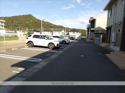 ＤーｒｏｏｍシルクマムＢ[2LDK/55.62m2]の駐車場3