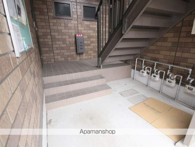 ヒマワリたけの B棟の玄関写真