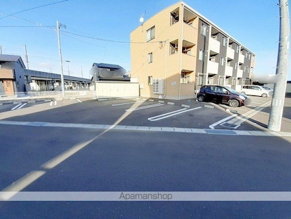 シャトレー　ハピネスⅠ[1LDK/54.19m2]の駐車場