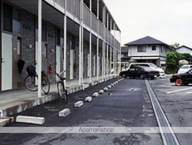 レオパレスジュネスの玄関写真