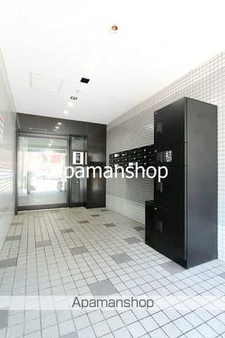 21北堀江の玄関写真
