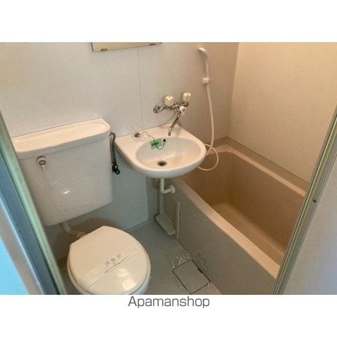オリーブの内装写真