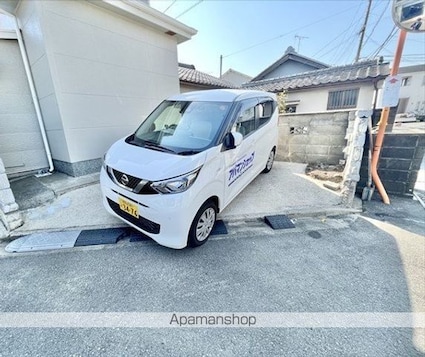 鳴神戸建て（９３４－９）[3DK/83.2m2]の駐車場
