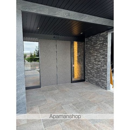 愛知県名古屋市北区志賀町４丁目[1LDK/54.29m2]のエントランス1