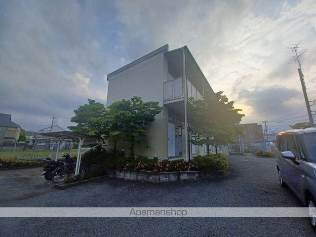 レオパレスアクアの玄関写真
