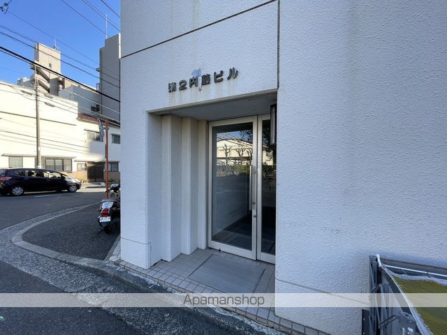 第二内藤ビルの玄関写真