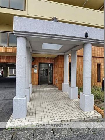 ネクスト倉田 東館の玄関写真