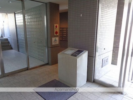 クレスト[2LDK/62.72m2]のエントランス