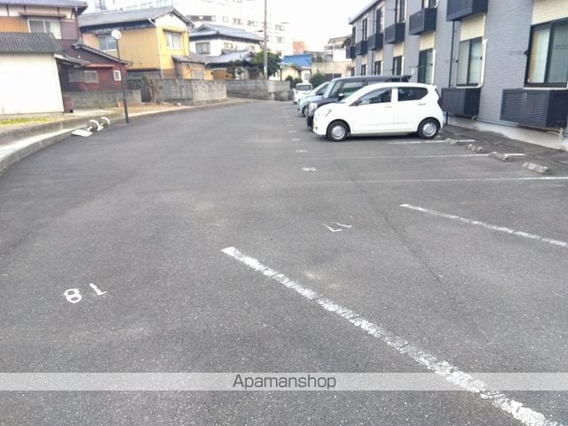 レオパレス観音寺[1K/26.08m2]の駐車場1