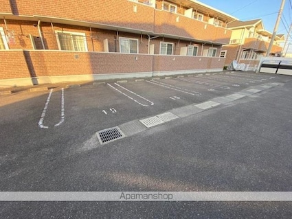 マーベル　ヘブンⅡ[1LDK/42.8m2]の駐車場