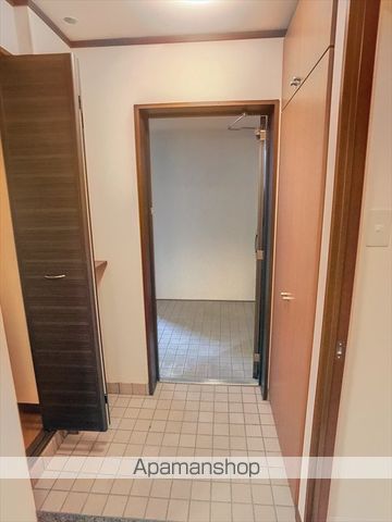 HOLLY HILLS RESIDENCE EASTの内装写真