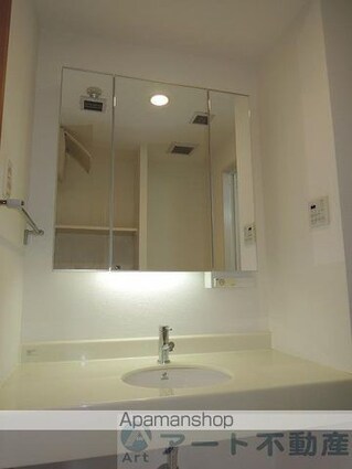 ヴァレーレ萱町[1LDK/32.63m2]の洗面所