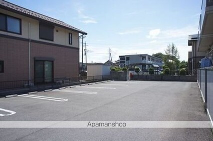 群馬県邑楽郡大泉町大字古氷[1K/28.24m2]の駐車場2