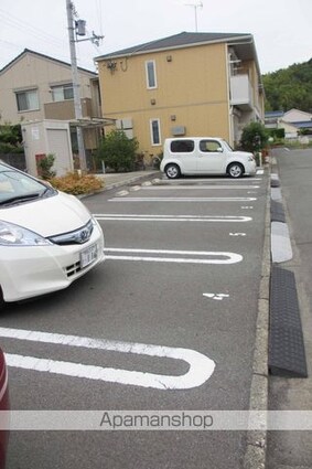 和歌山県和歌山市神前[1LDK/45.13m2]の駐車場1