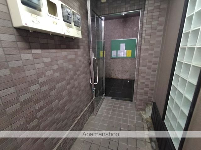 グラヴィール鶴和の玄関写真