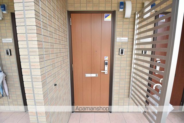 カーサアリエッタC棟の玄関写真