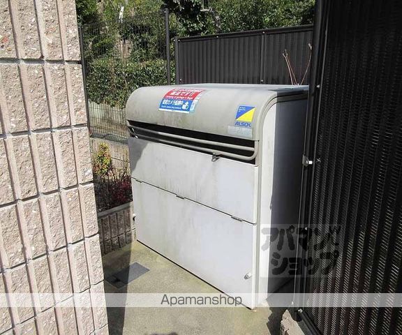 レオパレス山科御陵の外観写真