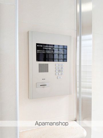 レフィナードスクエアの玄関写真