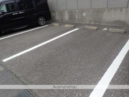 サンライズ　Ａ[1LDK/45.41m2]の駐車場2