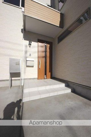 青梅線 昭島駅 徒歩14分 2階建 築8年の玄関写真