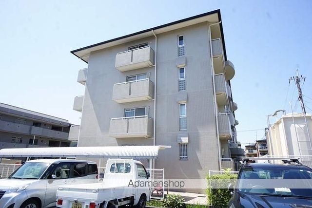 マンショングランドモナークの外観写真