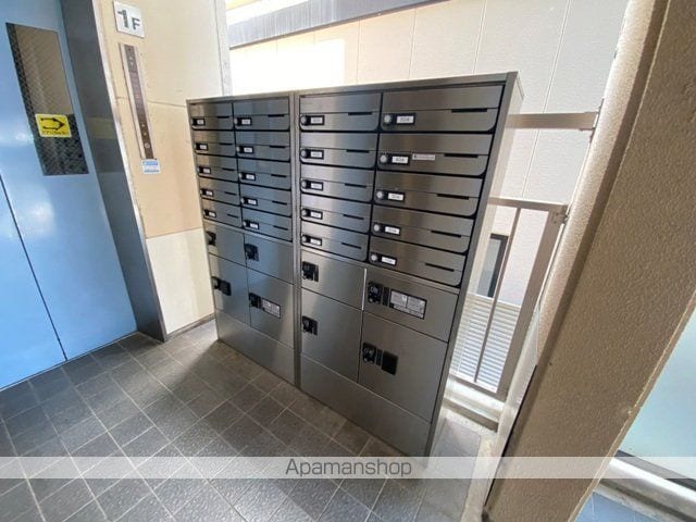 コロナール甲子園の玄関写真