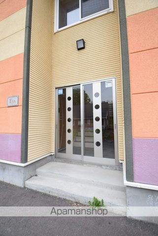 函館本線 旭川駅 徒歩25分 2階建 築17年の玄関写真