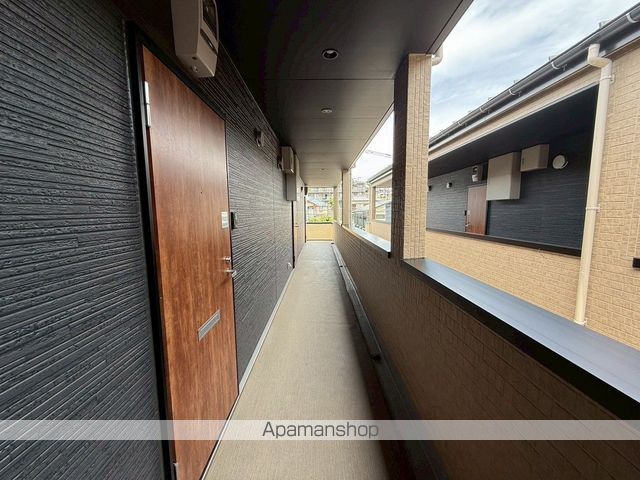 カレッジアベニューテラスの玄関写真