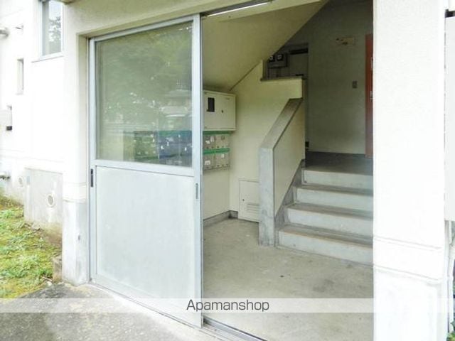 ビレッジハウス下船尾1号棟の玄関写真