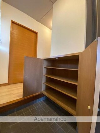 屋島コーポラス[3LDK/57m2]の玄関