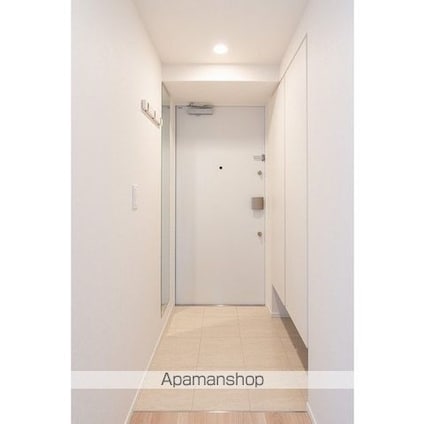 コンフォリア・リヴ大森西[3LDK/60.2m2]の玄関