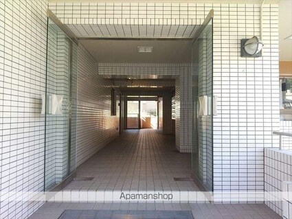 和歌山県和歌山市関戸４丁目[2LDK/63.22m2]のエントランス1